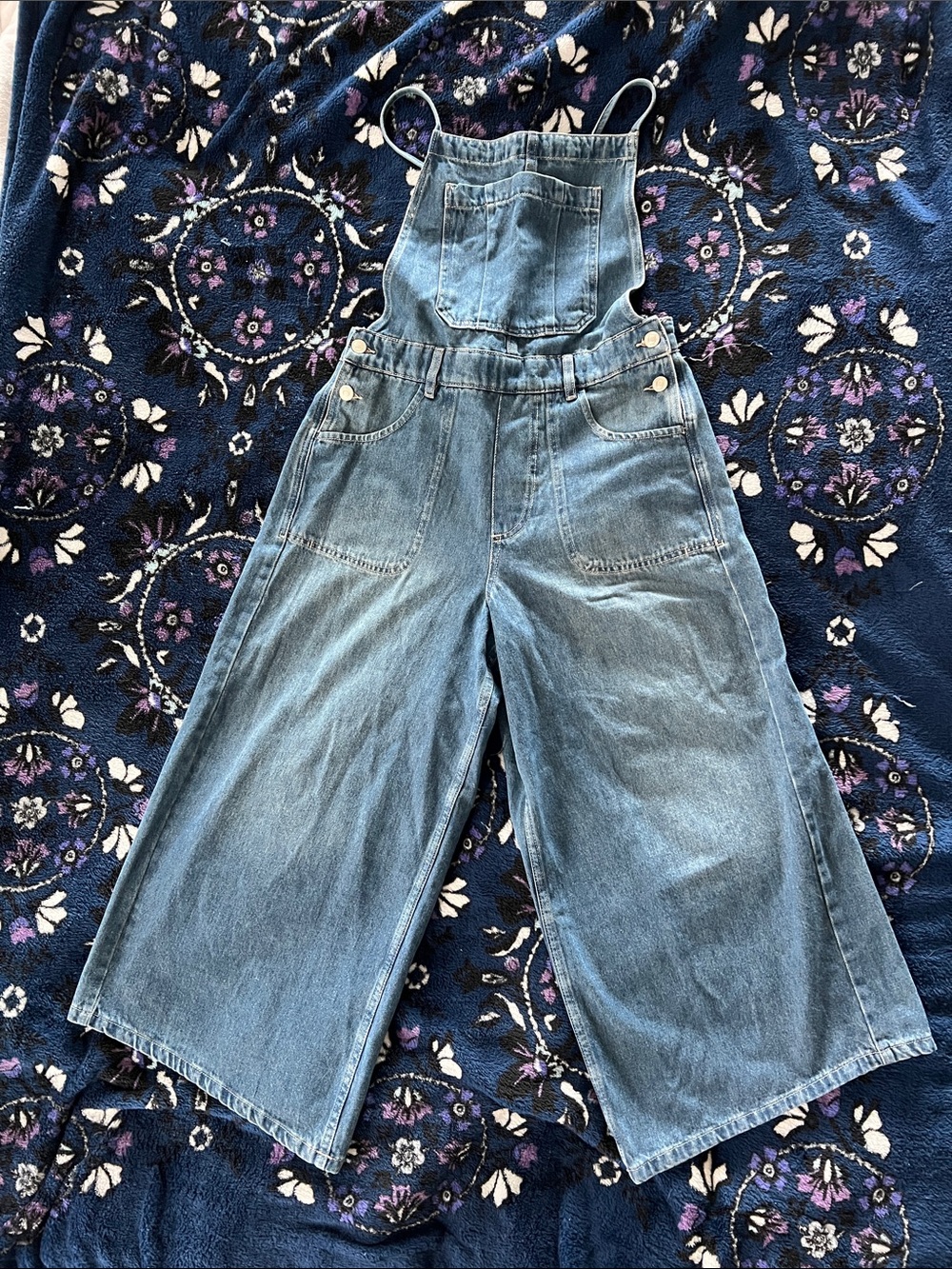 We The Free cropped Denim Overalls in Light Blue